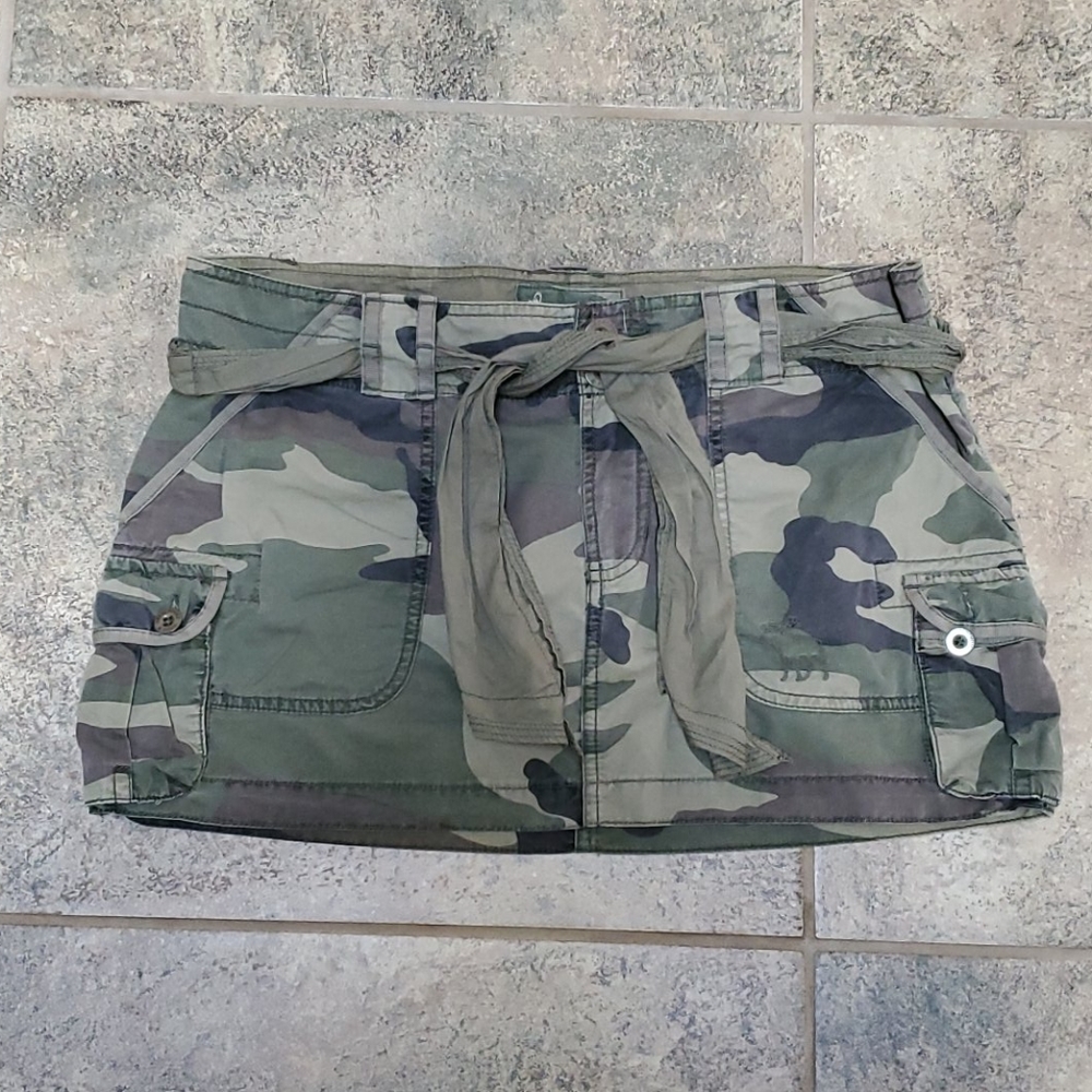 Abercrombie camouflage skirt Sz 6